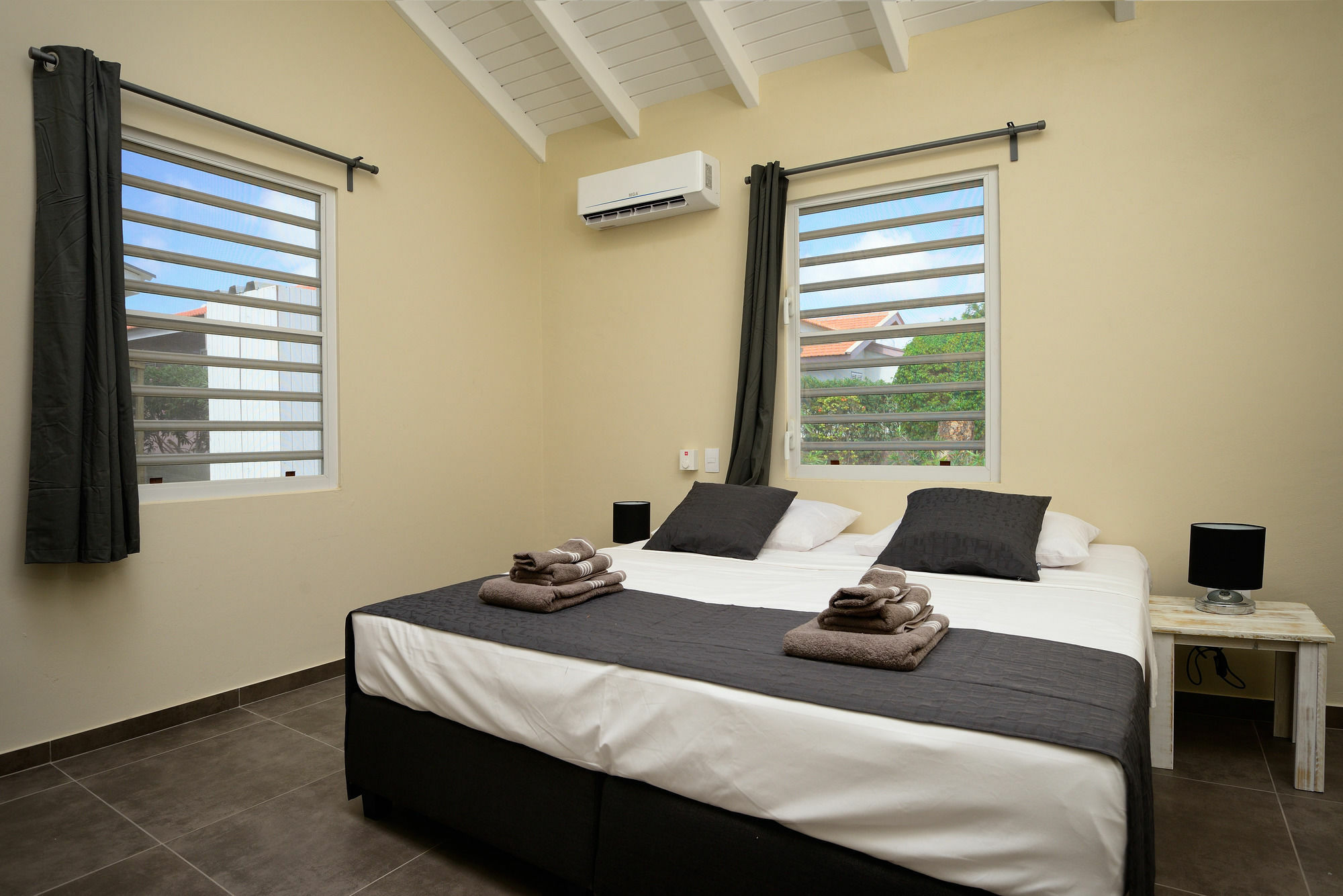 All Seasons Apartments Kralendijk Extérieur photo