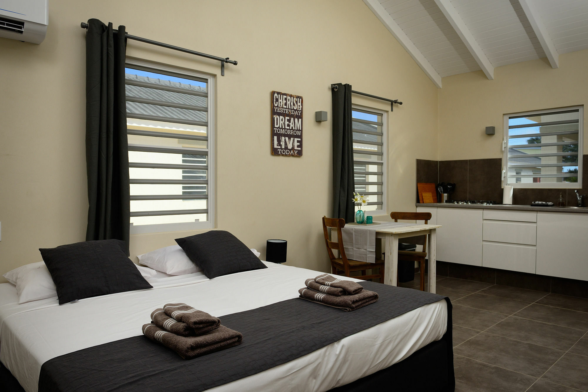 All Seasons Apartments Kralendijk Extérieur photo